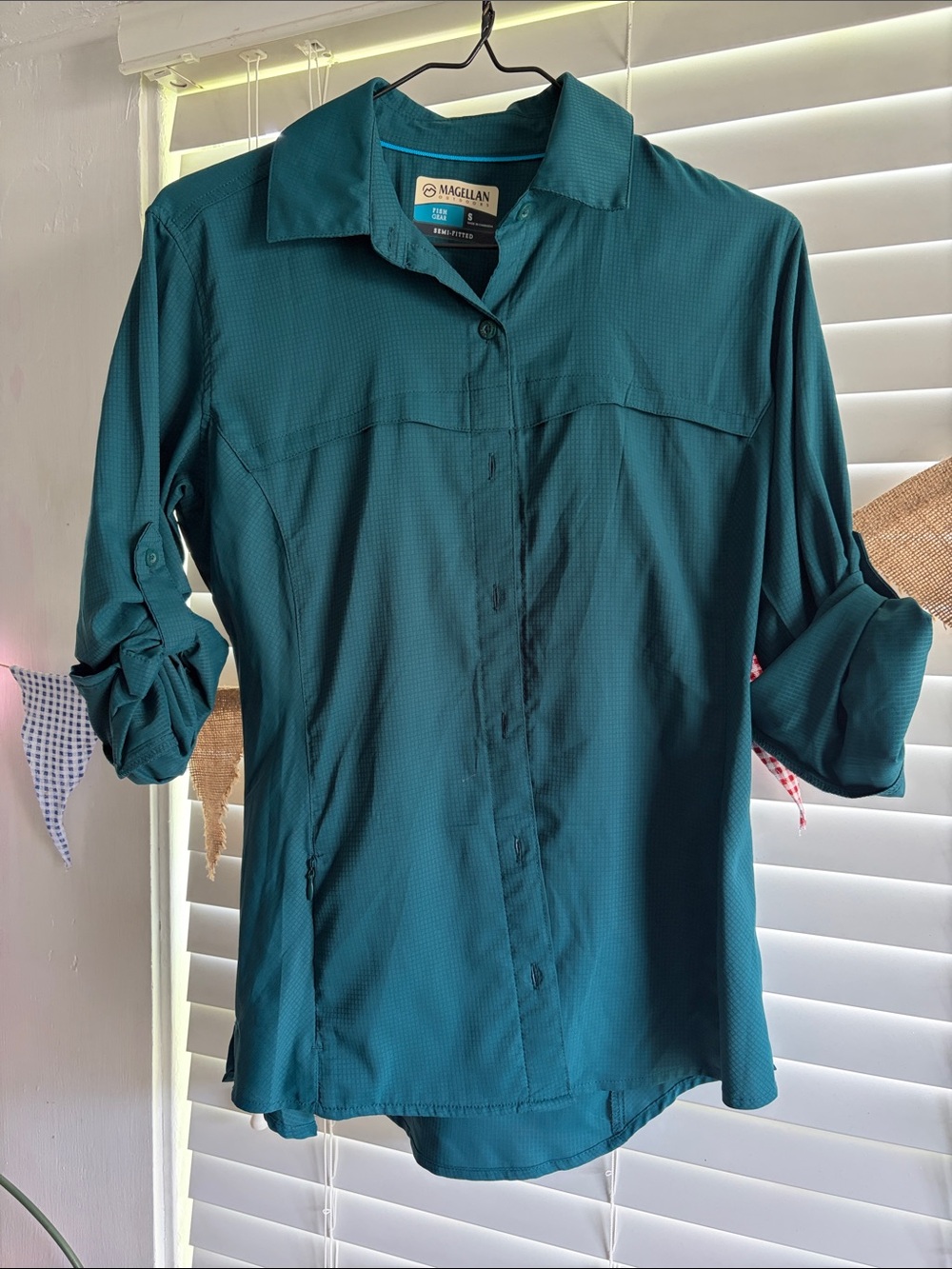 Magellan Outdoors Women's Teal Green Button-Up Performance Shirt small